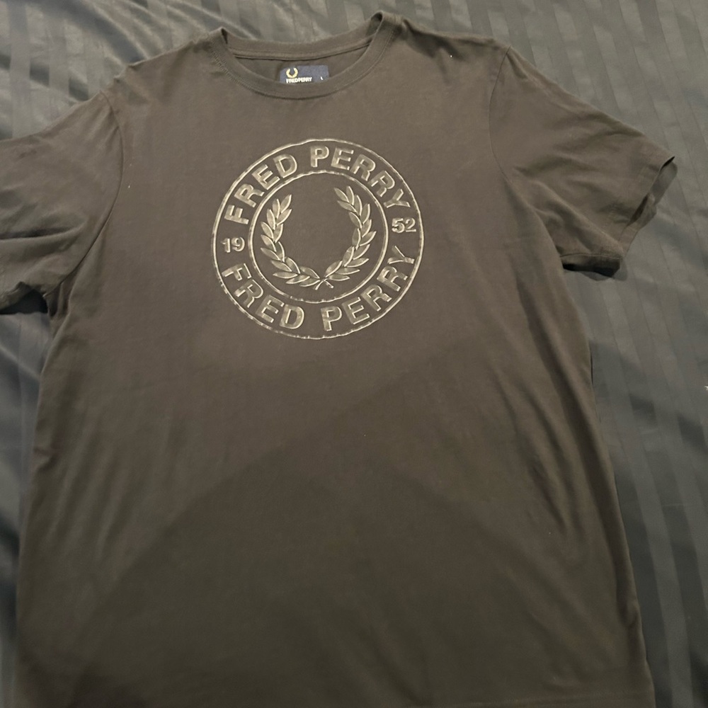 Fred Perry t shirt size large